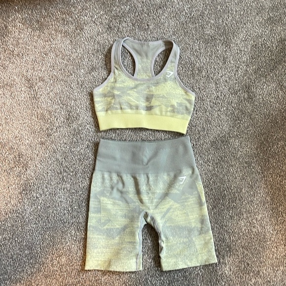 Gymshark adapt seamless set. XS top and XS bottom. In great condition. - Picture 1 of 5